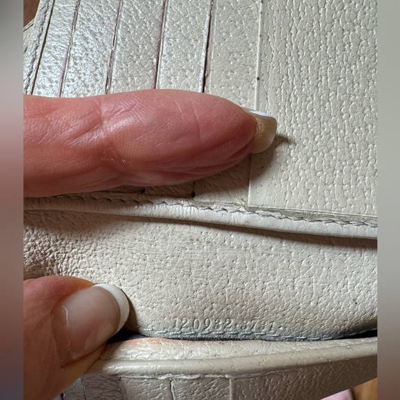 GUCCI VINTAGE ECLIPSE BIFOLD WALLET BROWN & BEIGE SIGNATURE GG - Picture 2 of 14